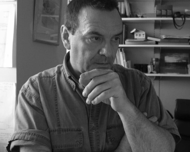 Prof Glen Jeffery PhD