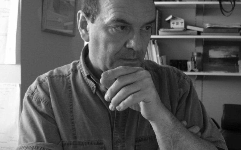 Prof Glen Jeffery PhD